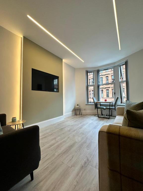 Glasgow West End Tenement Apartment - 18