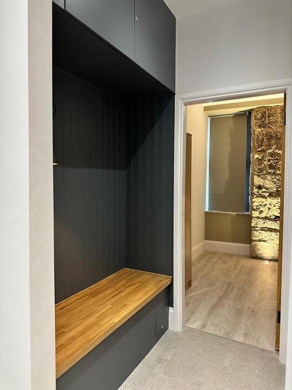 Glasgow West End Tenement Apartment - 16