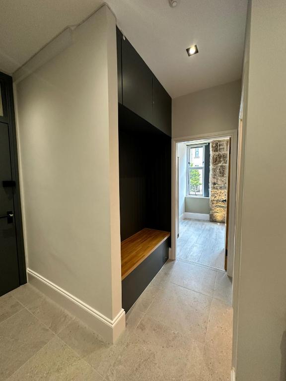 Glasgow West End Tenement Apartment - 35