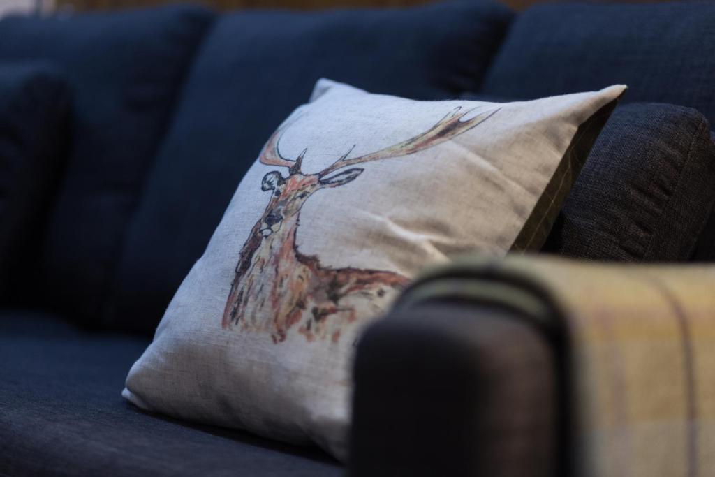 Riverside West End Apartment - 36