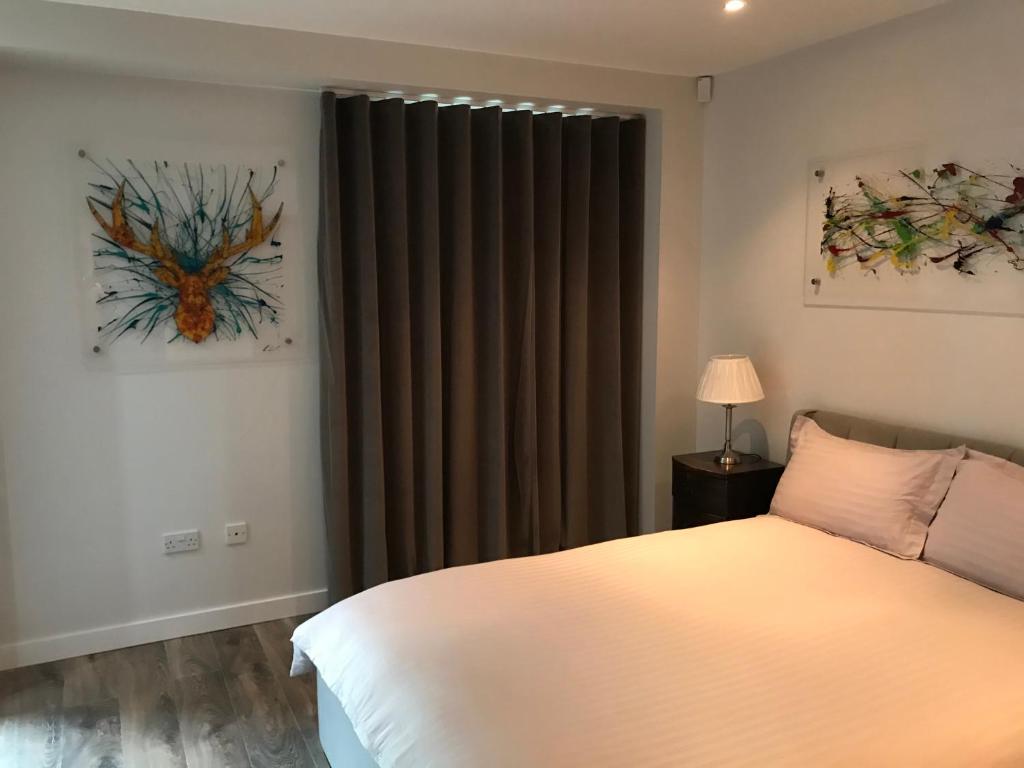 Riverside West End Apartment - 30