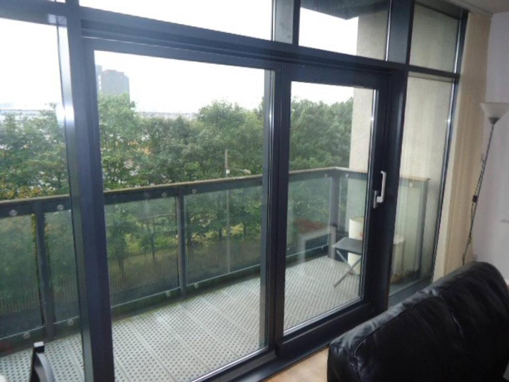 Modern 2-bedroom Apt near SSE Hydro and SEC - 9