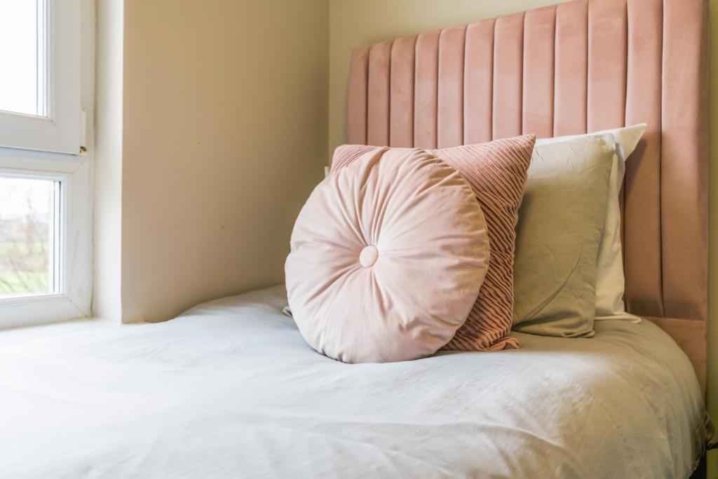 Modern 5 Bedroom Townhouse with Free Parking - 39