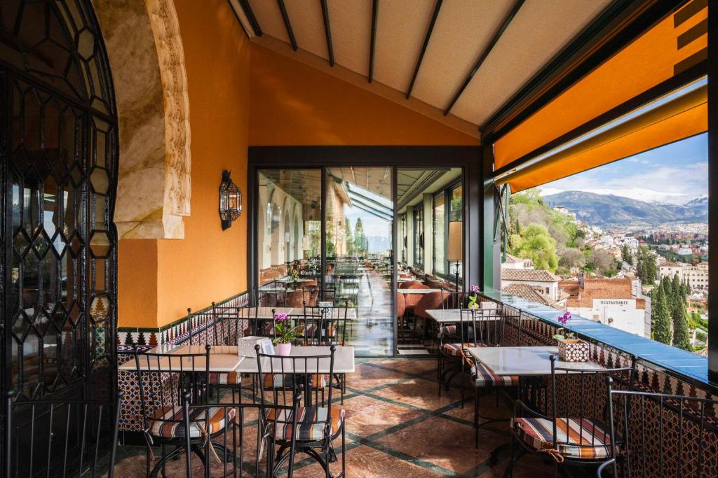 Alhambra Palace Hotel - 42