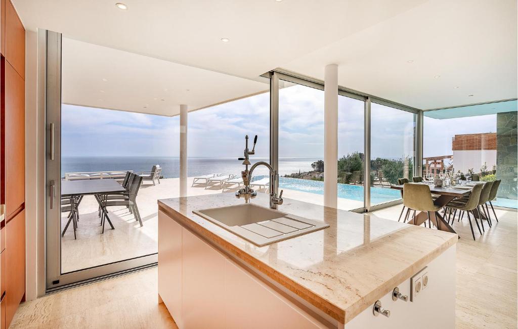 Stunning Home In Granada - 4