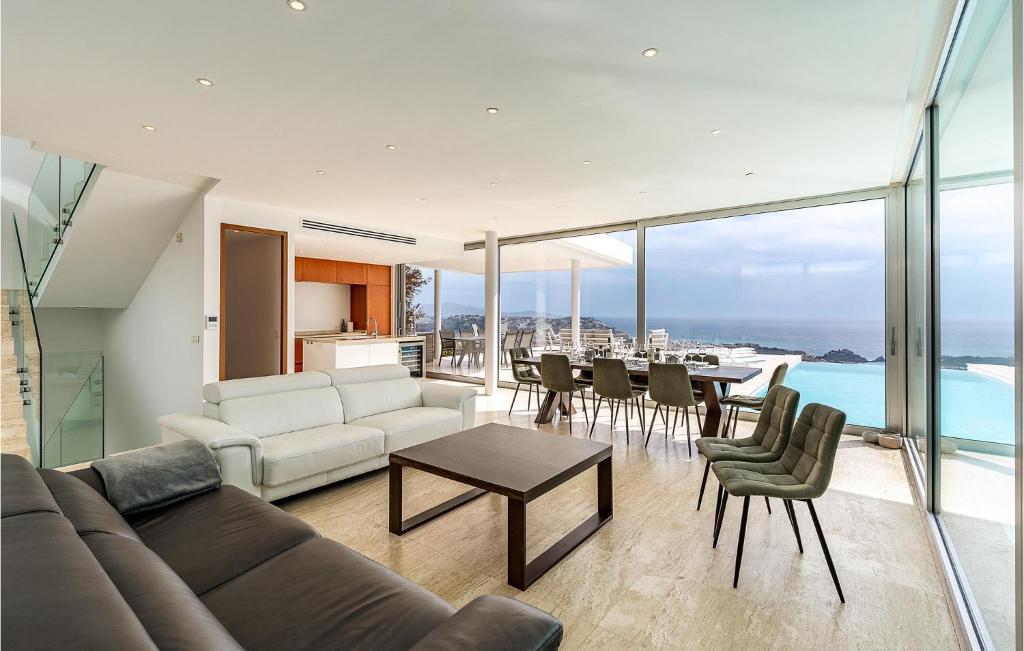 Stunning Home In Granada - 3