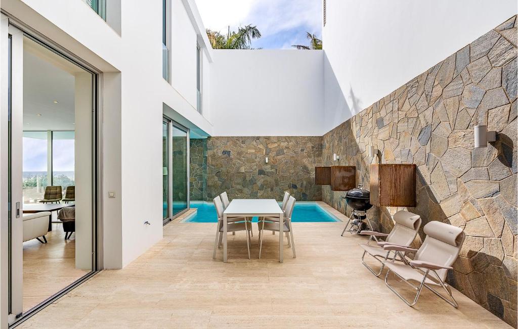 Stunning Home In Granada - 8