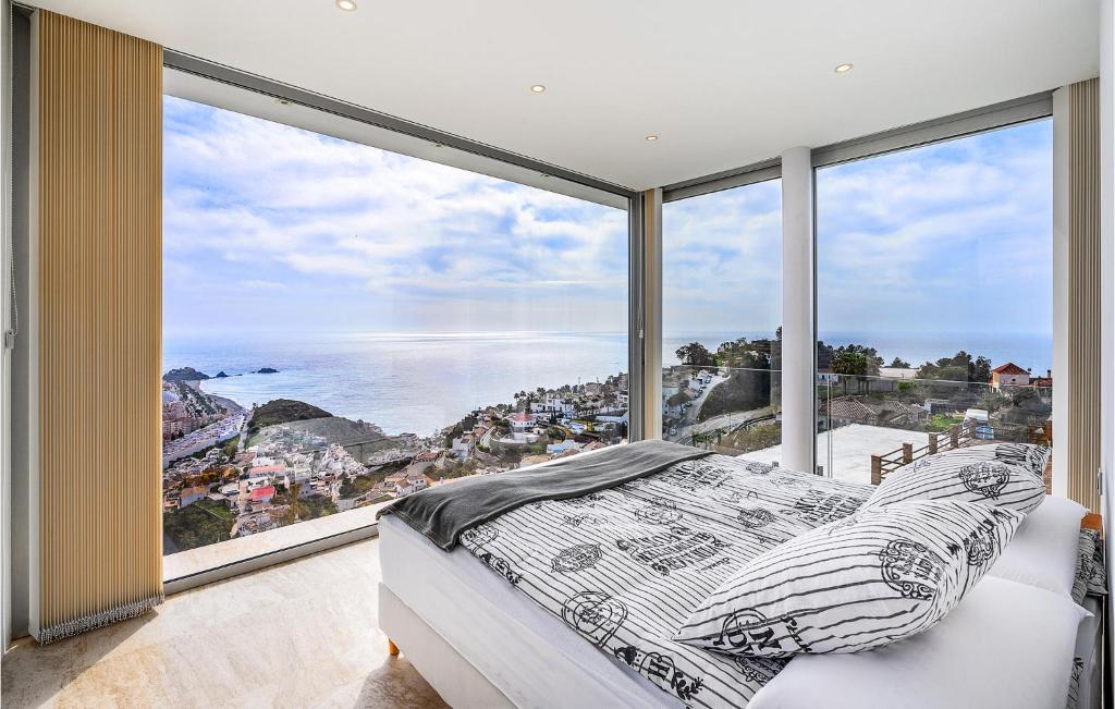 Stunning Home In Granada - 32