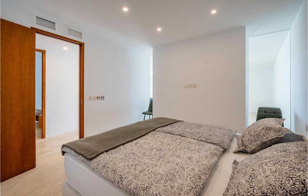 Stunning Home In Granada - 36