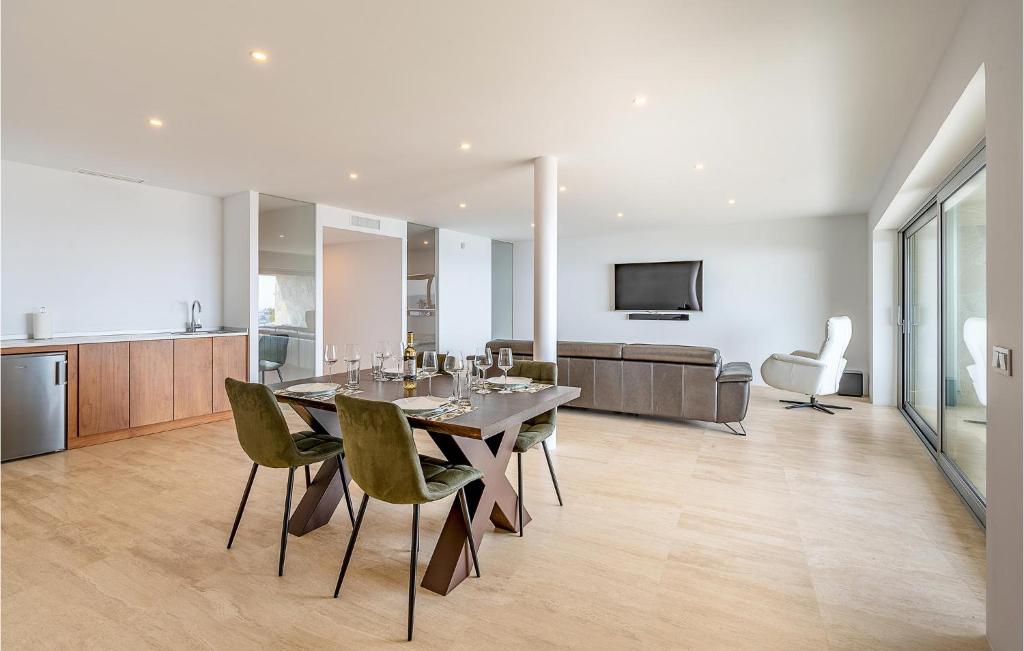 Stunning Home In Granada - 24