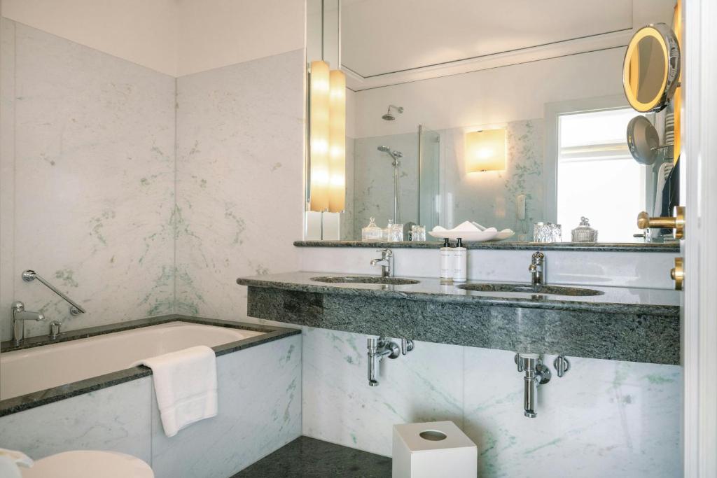 Louis C Jacob, Hamburg, Autograph Collection - 34