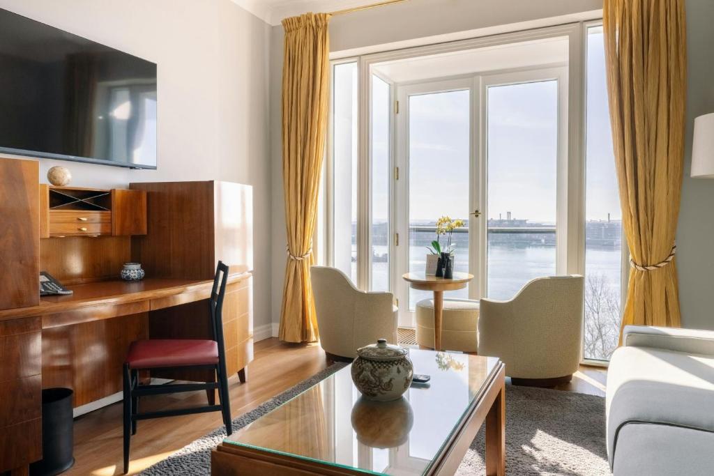 Louis C Jacob, Hamburg, Autograph Collection - 24