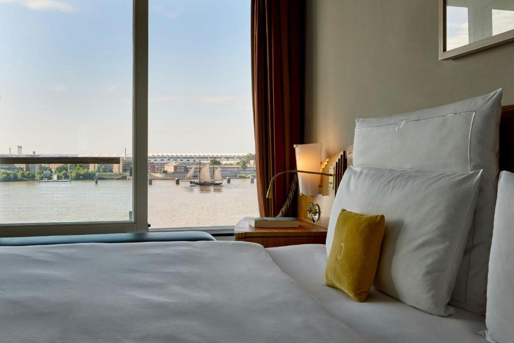 Louis C Jacob, Hamburg, Autograph Collection - 33