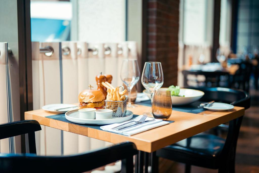 Hamburg Marriott Hotel - 40