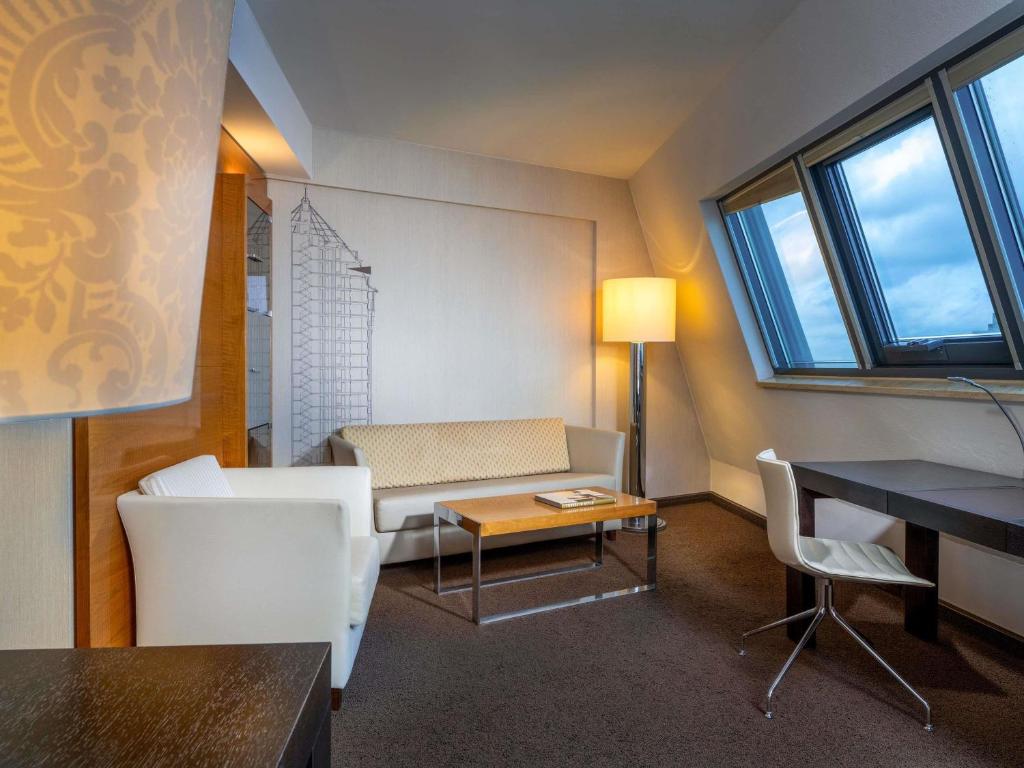 MÖVENPICK Hotel Hamburg City - 40
