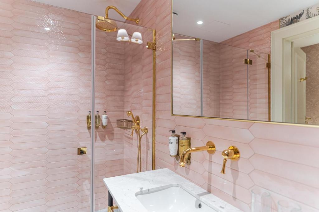 Hotel Unicus Palace Old Town - Destigo Hotels - 11