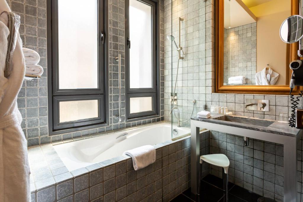 L'Hermitage Gantois, Autograph Collection - 38