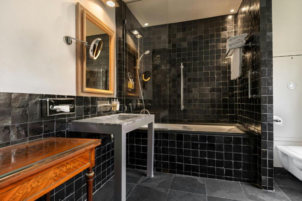 L'Hermitage Gantois, Autograph Collection - 42