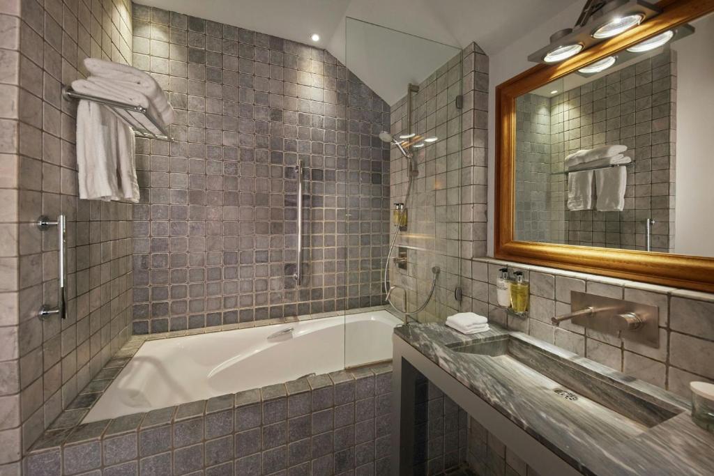 L'Hermitage Gantois, Autograph Collection - 43