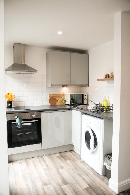 City Centre short & long stay apartment - 11