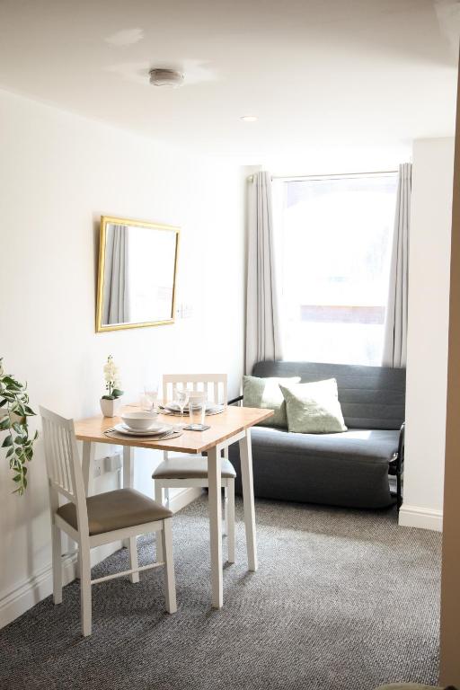 City Centre short & long stay apartment - 13