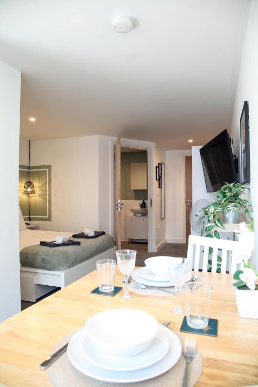 City Centre short & long stay apartment - 18