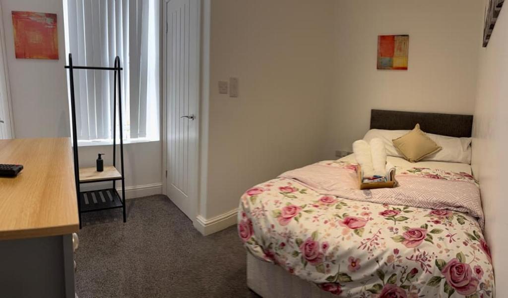 Lovely Double Bedroom - 15