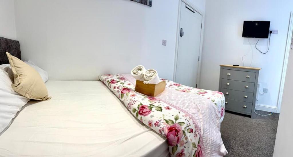 Lovely Double Bedroom - 26