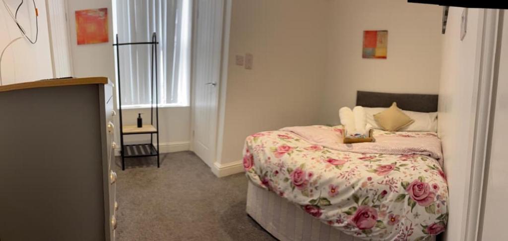 Lovely Double Bedroom - 25