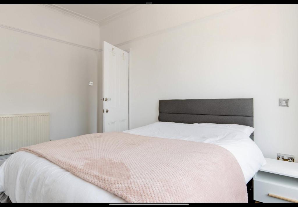 Devondale Road, Allerton - 17