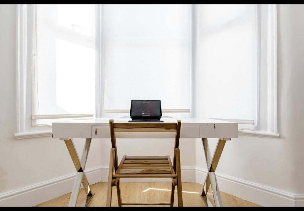 Devondale Road, Allerton - 12