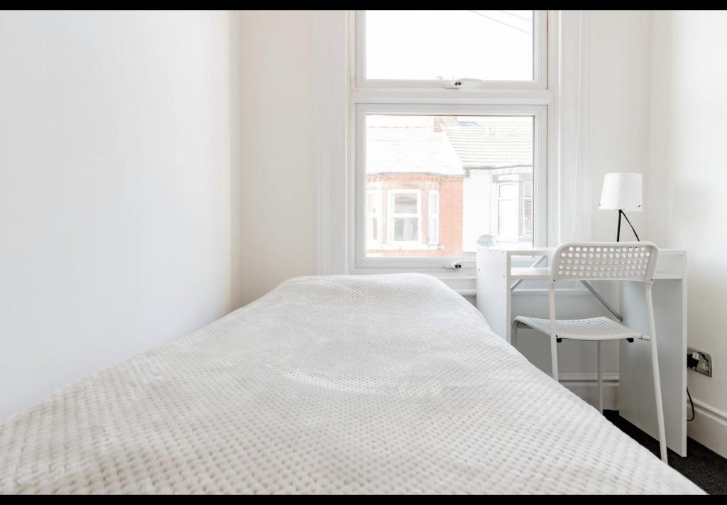 Devondale Road, Allerton - 28