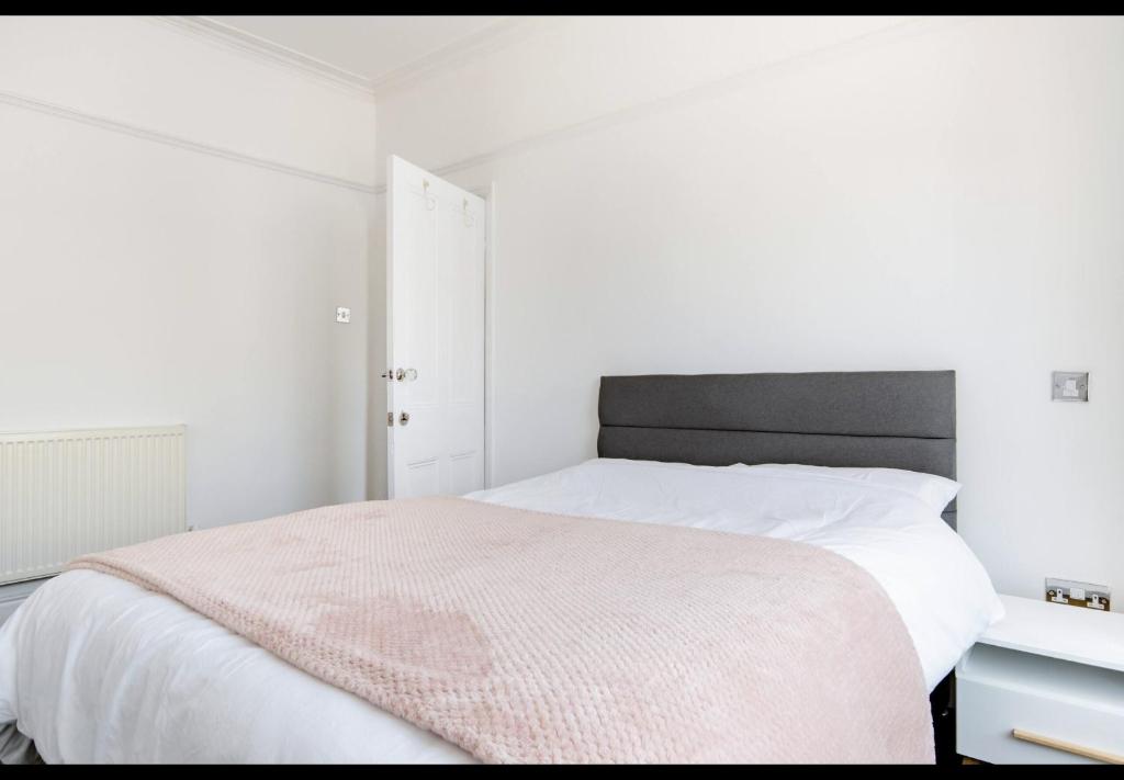 Devondale Road, Allerton - 13