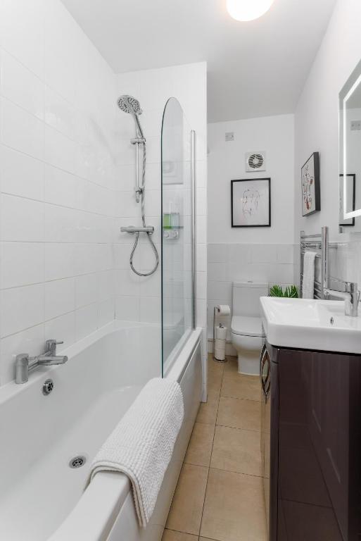 FLATZY - Iconic Beatles and Liverpool Culture Home - 25