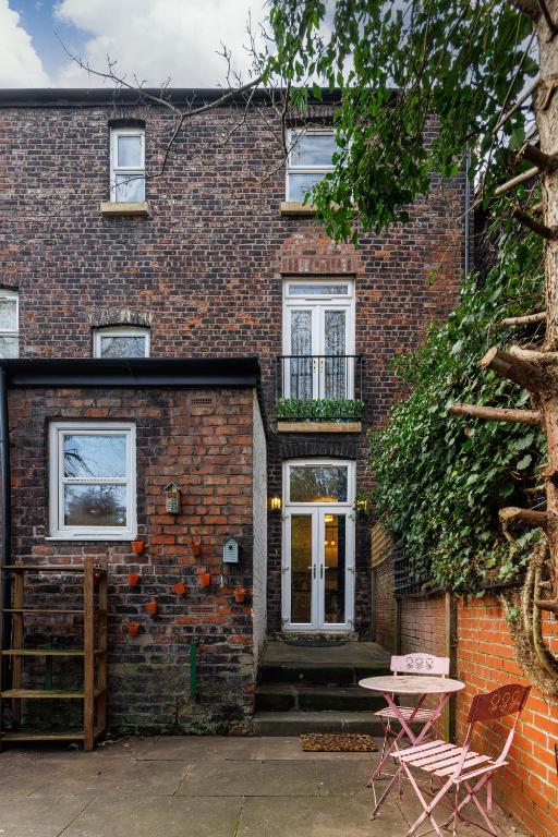 FLATZY - Iconic Beatles and Liverpool Culture Home - 5