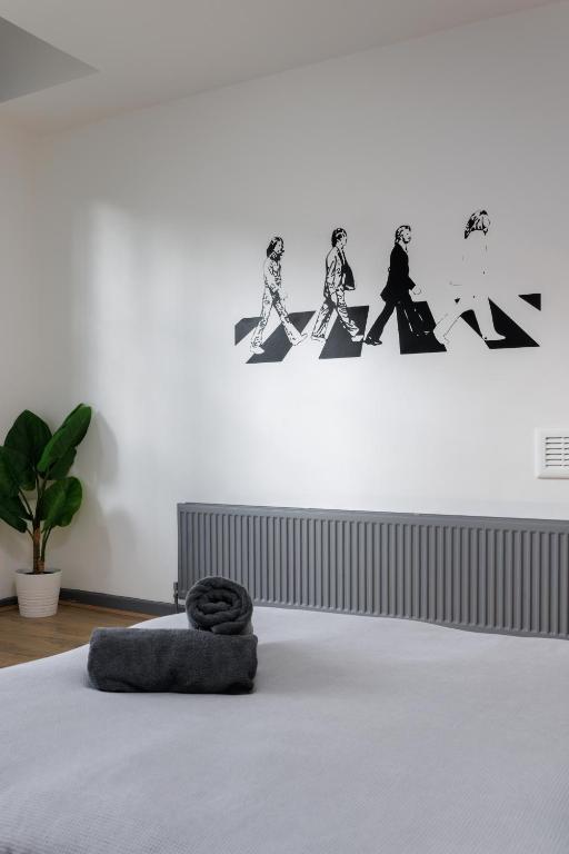 FLATZY - Iconic Beatles and Liverpool Culture Home - 24