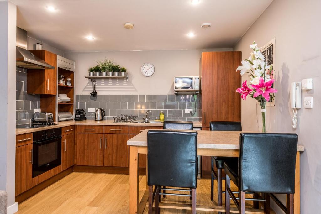 Host & Stay - York Place Apt - 3