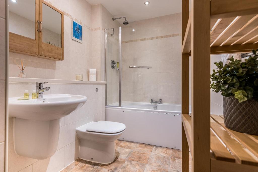 Host & Stay - York Place Apt - 12