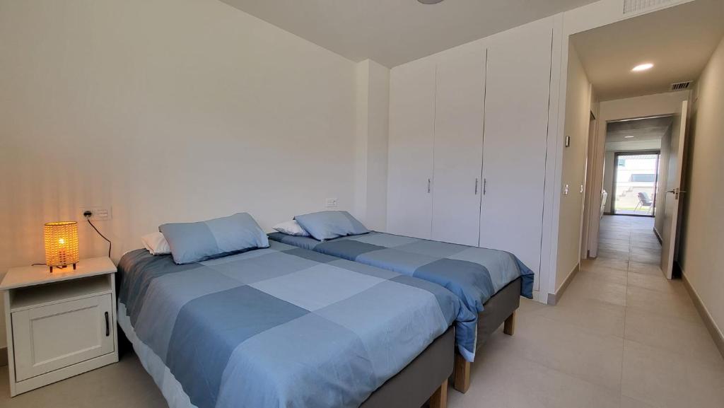 High end large ground floor with luxury private pool and sea views - 40