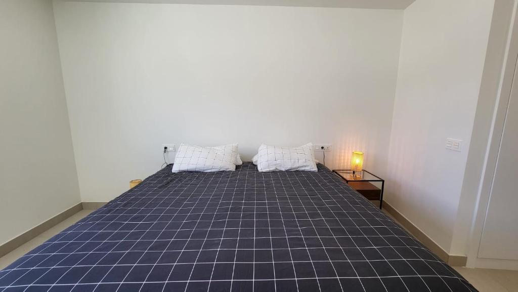 High end large ground floor with luxury private pool and sea views - 42