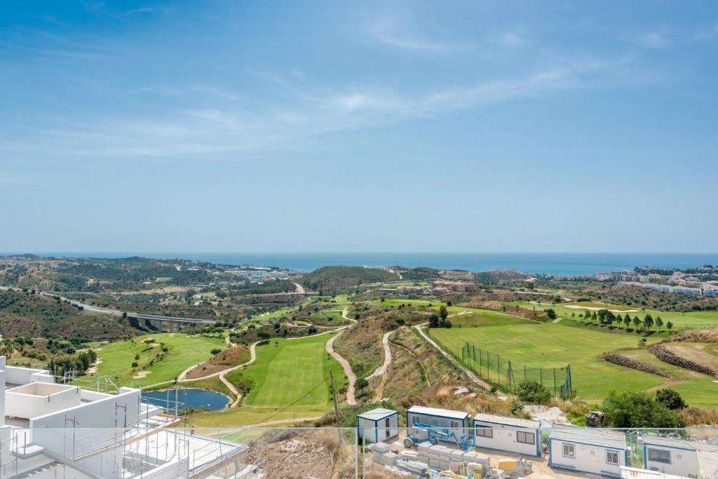 High end large ground floor with luxury private pool and sea views - 20