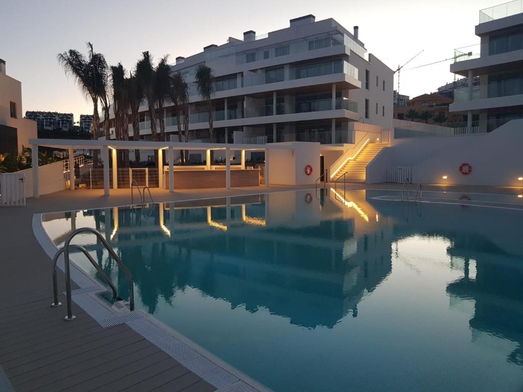 High end large ground floor with luxury private pool and sea views - 22