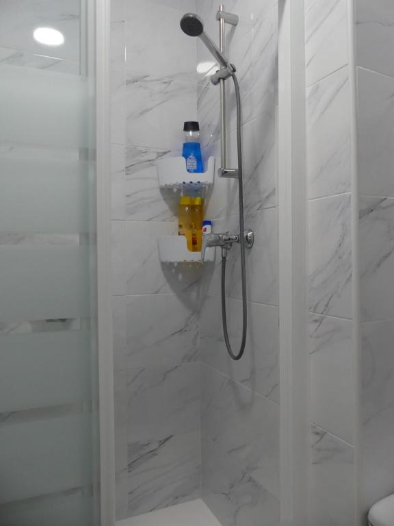 Encantador bajo en Málaga - 3