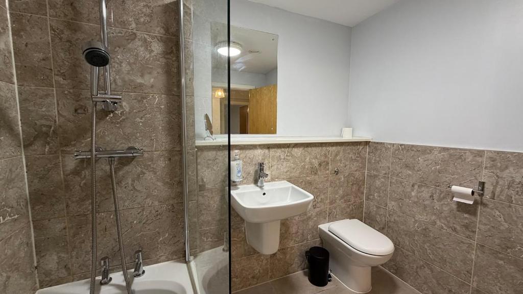 Luxury 5 Bed Apartment Manchester City Centre - 25