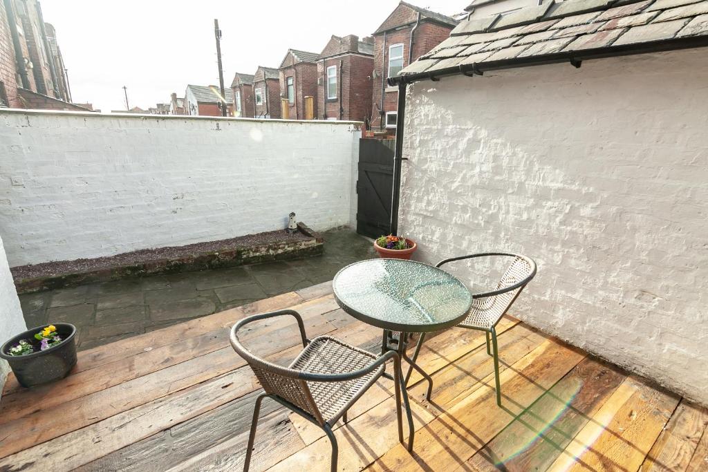 Park House - Large 3 Bedroom Victorian House, 10 Mins from Manchester - 22