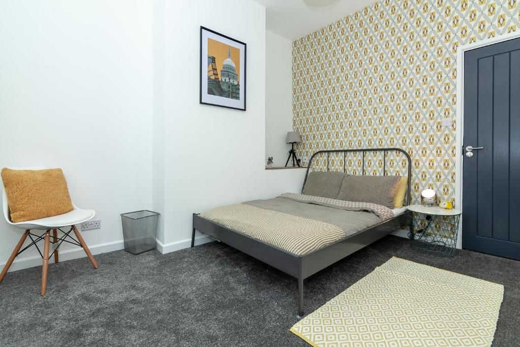 Park House - Large 3 Bedroom Victorian House, 10 Mins from Manchester - 7