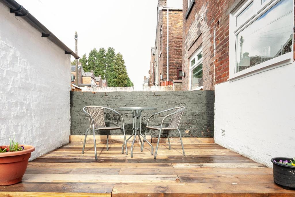 Park House - Large 3 Bedroom Victorian House, 10 Mins from Manchester - 6