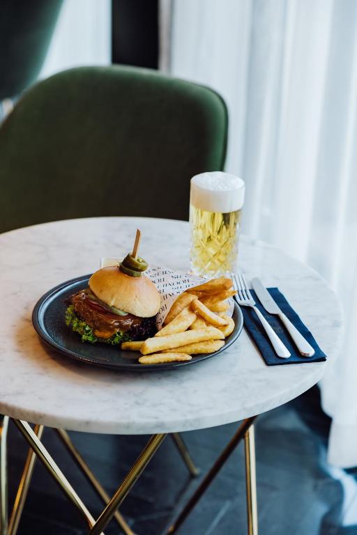 Roomers Munich, Autograph Collection - 28