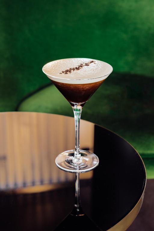 Roomers Munich, Autograph Collection - 19