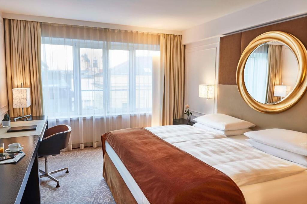 Vier Jahreszeiten Kempinski München - 30